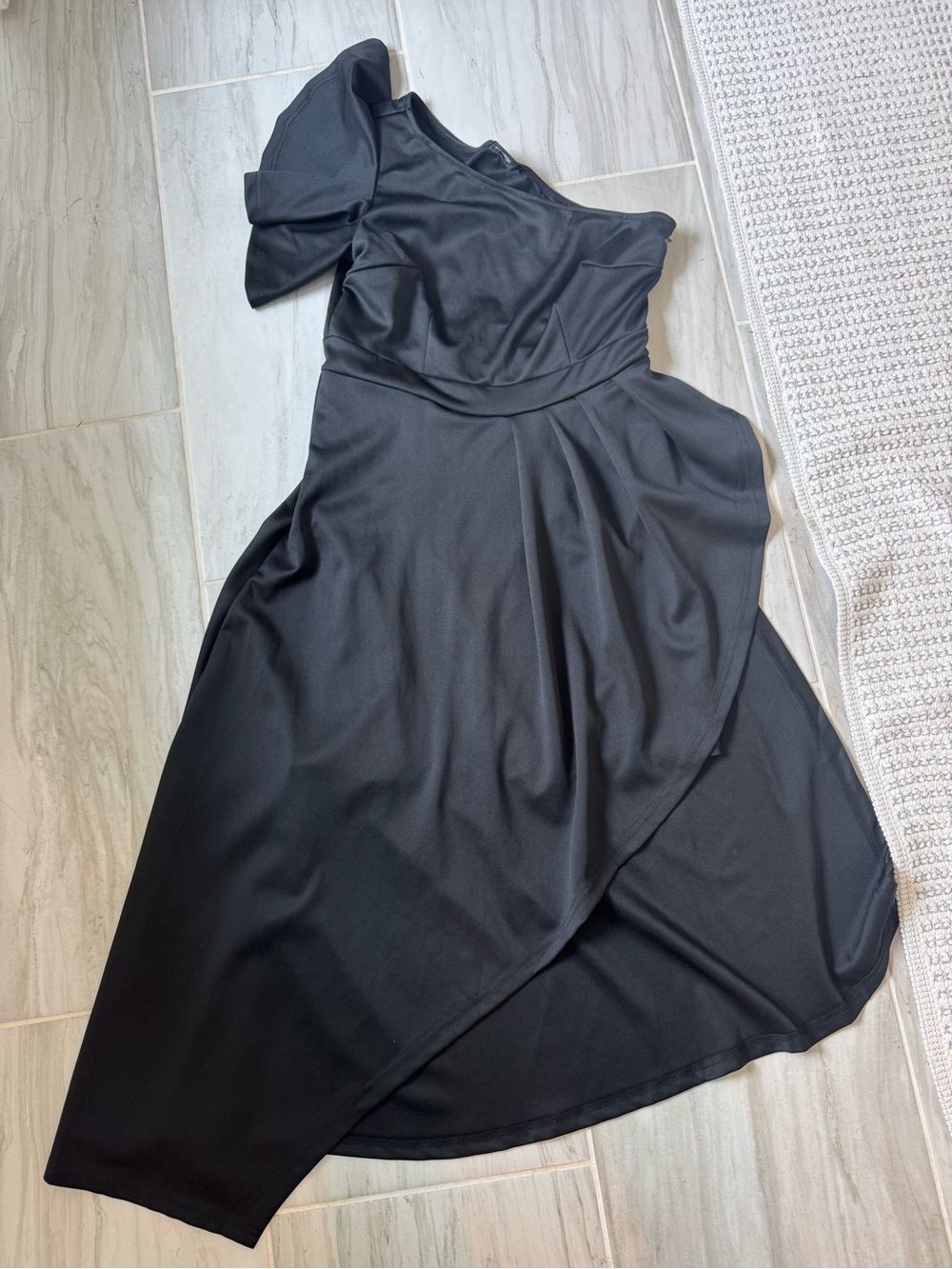 Classic Black Asymmetrical One-Shoulder Dress - Picture 2 of 6